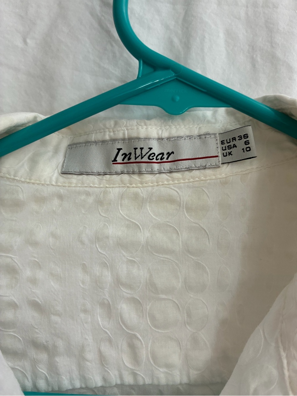 Inwear women’s cotton button down with textured croc pattern - Picture 2 of 4
